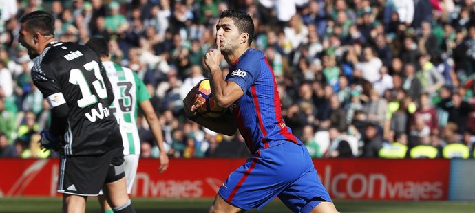 Luis Suárez trefil Barceloně bod až v 90. minutě