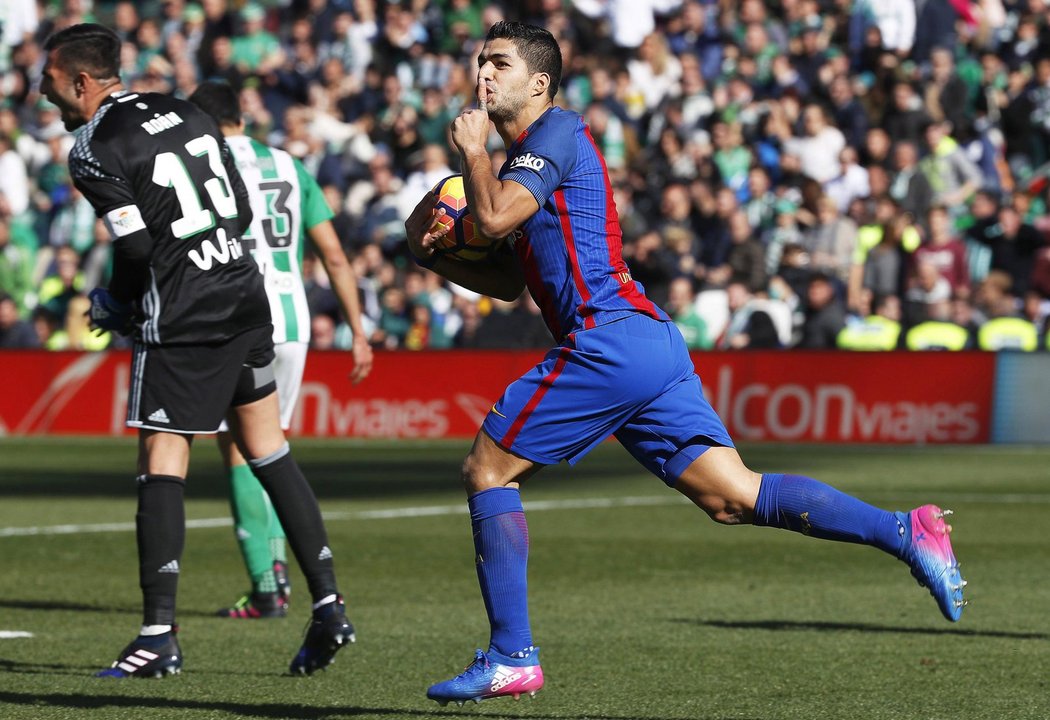 Luis Suárez trefil Barceloně bod až v 90. minutě