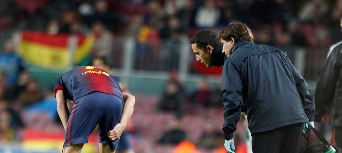 Střelec Bacelony měl při pohárovém zápase s Cordobou zdravotní problémy, ligový zápas v Málaze vynechal