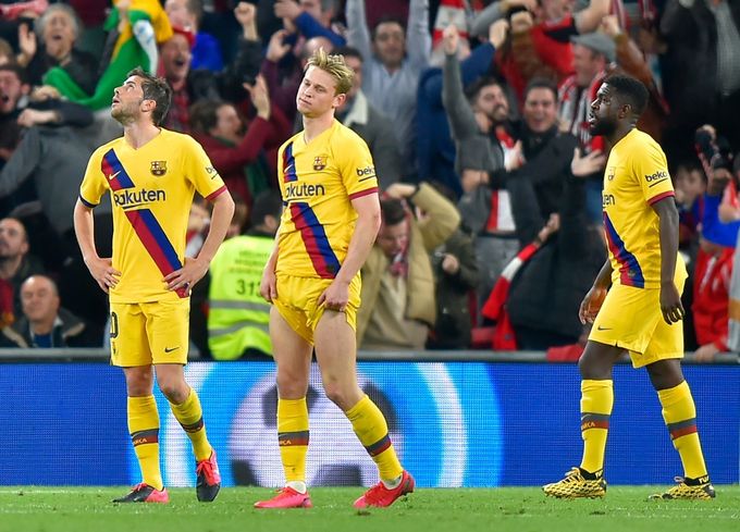 Prohra i napjaté vztahy. Barcelona žádá: Neházejme na sebe s***ky Prohra i napjaté vztahy. Barcelona žádá: Neházejme na sebe s***ky