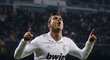 Cristiano Ronaldo se raduje z gólu do sítě Barcelony