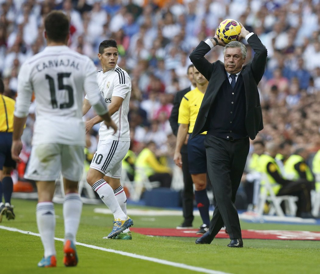 Trenér Realu Carlo Ancelotti se také zapojil do hry