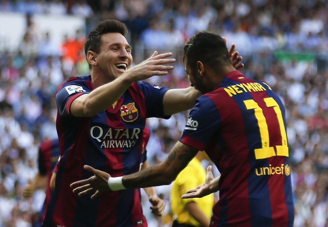 Dvě ústřední postavy ofenzivy Barcelony se radují z prvního gólu