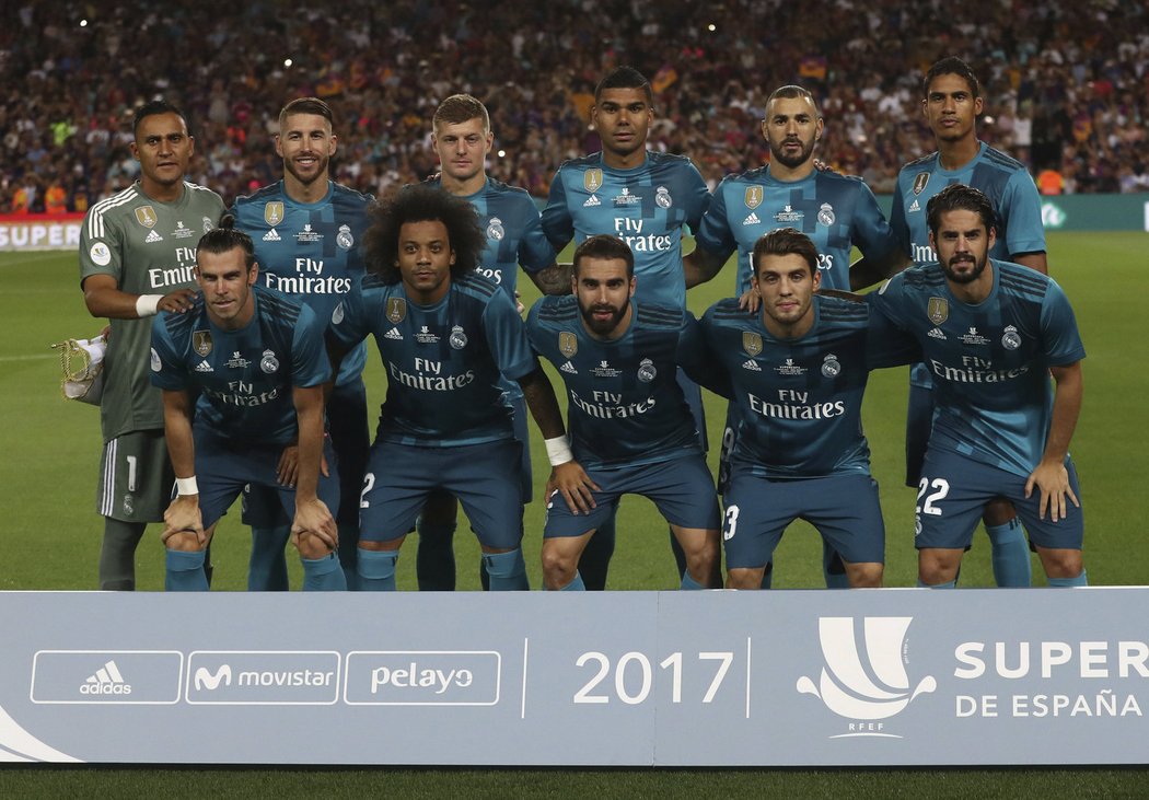 Tým Realu Madrid před utkáním s Barcelonou