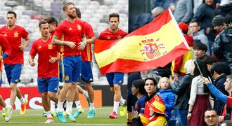 Španělé hltají své hráče. Vytleskávali Ramose, Čech se zdravil s Bellerínem