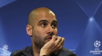 Trenér Barcelony Josep Guardiola před utkáním semifinále Ligy mistrů s Chelsea