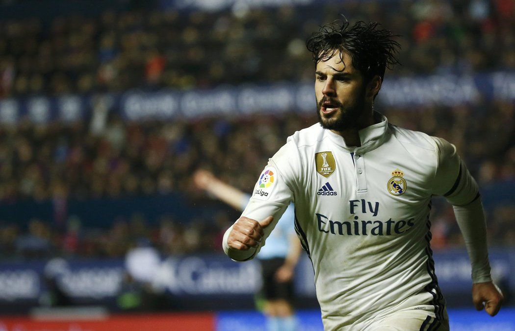 Španělský záložník Isco v dresu Realu Madrid