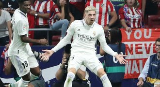 Madridské derby ovládl Real! Nadále je stoprocentní, daří se i Betisu