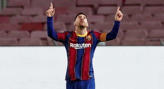 Atlético vede už o 10 bodů, pálil Suárez. Messi dal 650. gól za Barcelonu