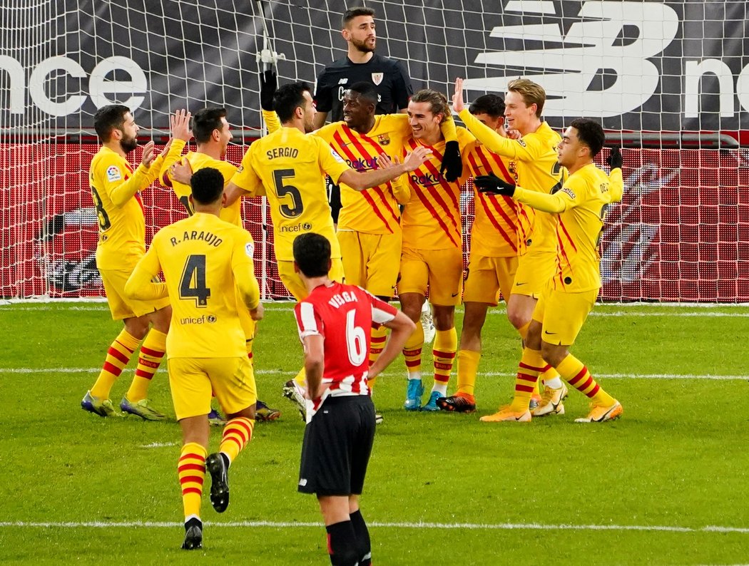 Fotbalisté Barcelony i díky dvěma gólům Lionela Messiho zvítězili na hřišti Athletiku Bilbao 3:2
