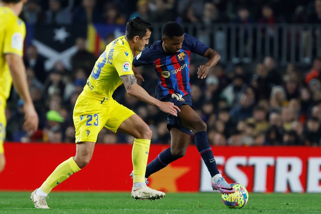 Fotbalisté Barcelony zdolali Cádiz 2:0, trefil se i Robert Lewandowski