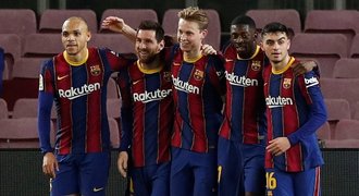 Barcelona zvládla dohrávku a je zpátky třetí. Proti Elche pálil dvakrát Messi