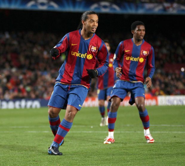 Ronaldinho oficiálně opustil Barcelonu kvůli tomu, že potřeboval změnit prostředí Ronaldinho oficiálně opustil Barcelonu kvůli tomu, že potřeboval změnit prostředí
