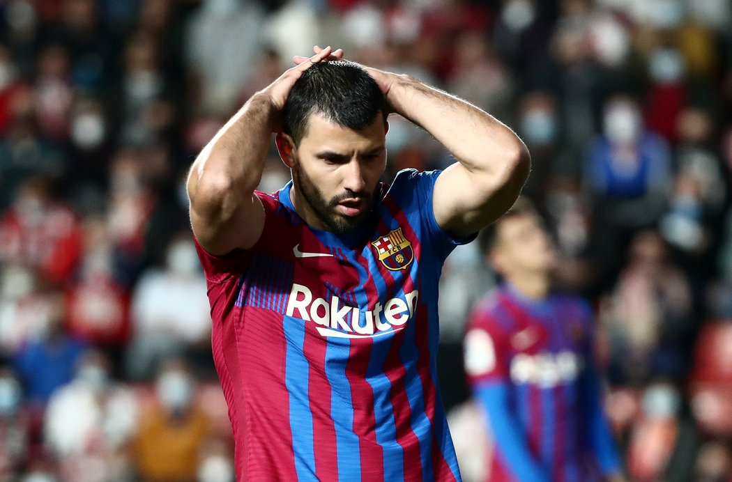 Sergio Agüero možná bude muset skončit s fotbalem
