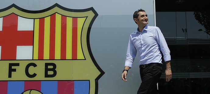 Barcelona už oficiálně uvítala nového trenéra Ernesta Valverdeho