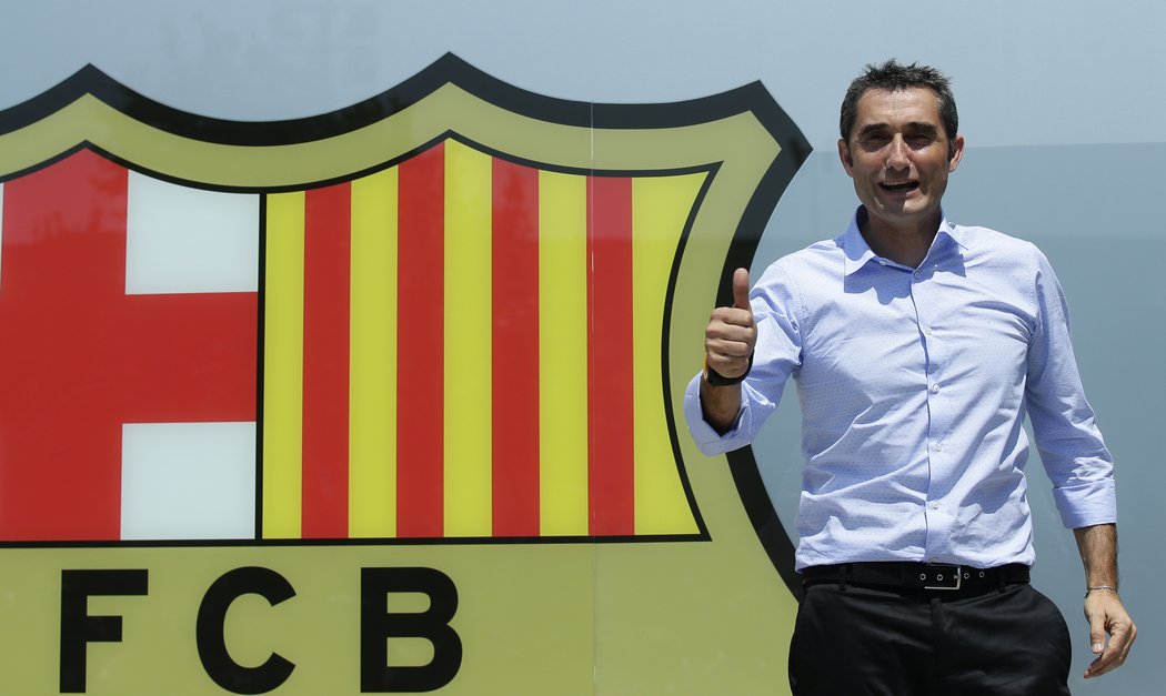 Nový trenér Barcelony nešetřil před novináři úsměvem