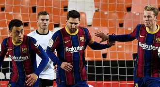 Barcelona zdolala Valencii, boj o titul graduje. Messi dal dva góly