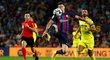 Barcelona třemi slepenými góly rozhodla o výhře nad Villarrealem, dvakrát se trefil Robert Lewandowski