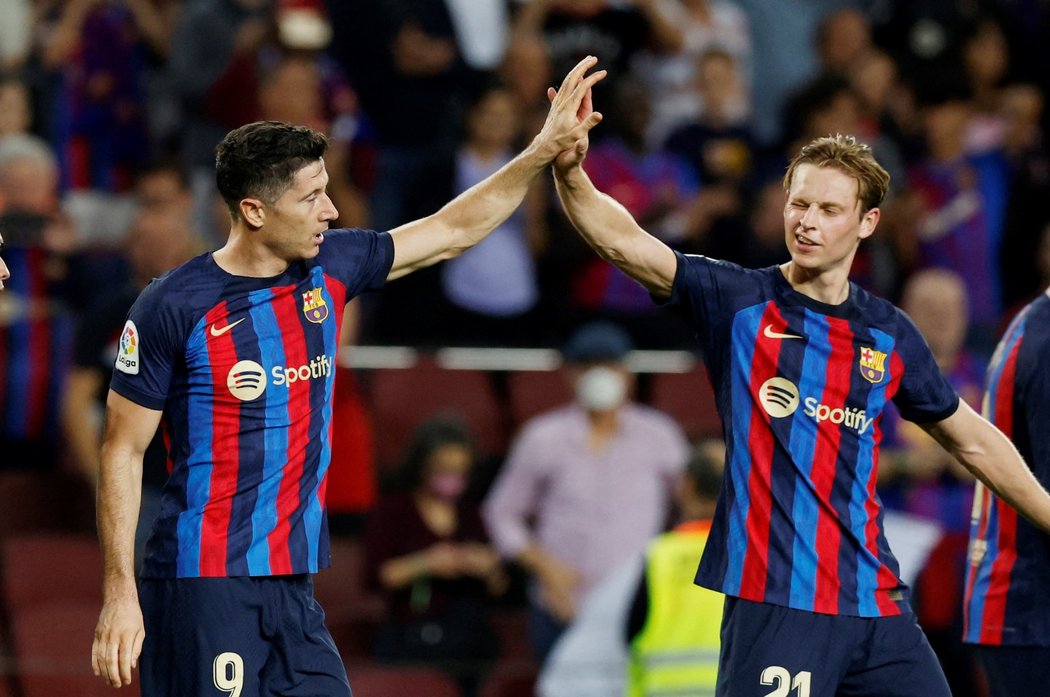 Barcelona třemi slepenými góly rozhodla o výhře nad Villarrealem, dvakrát se trefil Robert Lewandowski