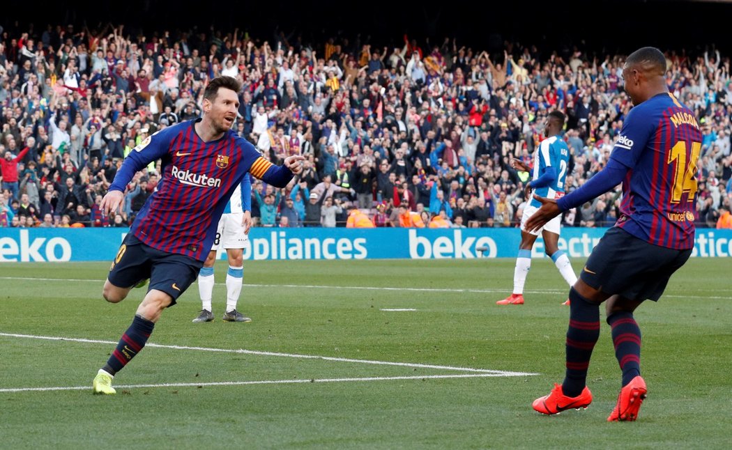 Lionel Messi slaví svůj gól s Malcomem