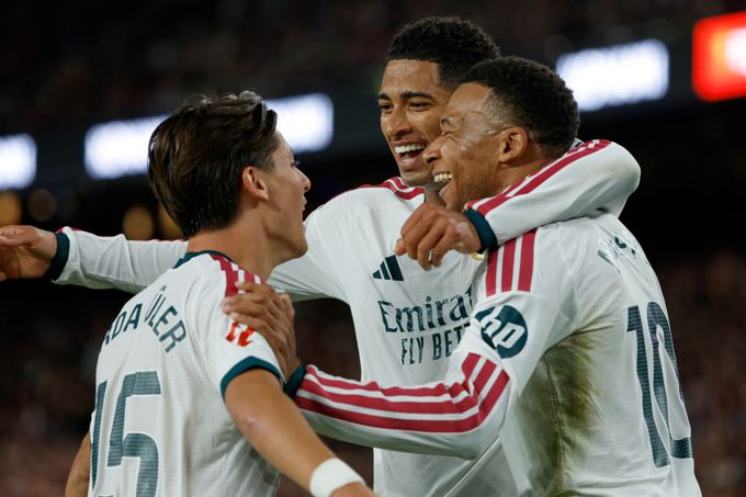El Clásico pro Real. Bílý balet loupil v Barceloně, dvěma góly rozhodl Mbappé El Clásico pro Real. Bílý balet loupil v Barceloně, dvěma góly rozhodl Mbappé
