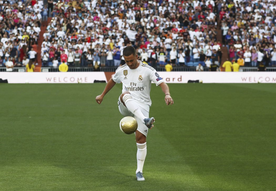 Eden Hazard se osobně představil fanouškům Realu Madrid na stadionu Santiago Bernabeu