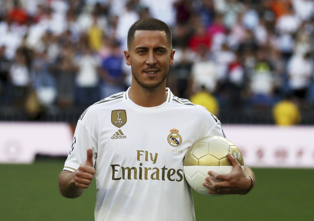 Eden Hazard se osobně představil fanouškům Realu Madrid na stadionu Santiago Bernabeu