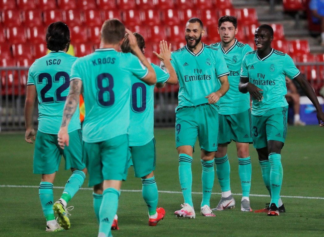 Fotbalisté Realu Madrid v 36. kole španělské ligy vyhráli 2:1 v Granadě a jsou krok od titulu.