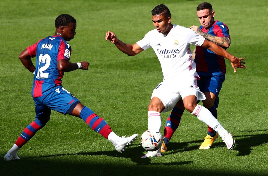 Real Madrid vyhrál na hřišti Levante 2:0 a posunul se do čela La Ligy