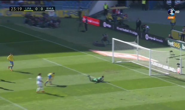 Las Palmas - Real Madrid: Bale vyzval přihrávkou k z levé strany ke skórování Asensia, ten minul