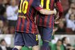 Hvězdná dvojice. Po zákroku na Neymara se pískala penalta, Messi ji proti AC Milán s přehledem proměnil