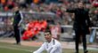 Hvězdný Cristiano Ronaldo jen nevěřícně zírá. Real Madrid dostal od Atlétika v derby pořádný výprask a své schytaly hvězdy Bílého baletu i po zápase od prezidenta klubu. Ten za nimi přišel dokonce i na pondělní trénink.