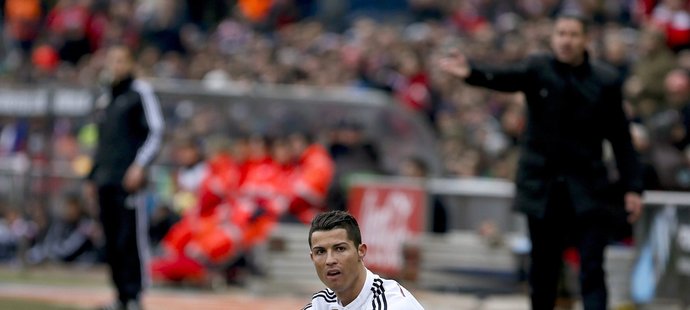 Hvězdný Cristiano Ronaldo jen nevěřícně zírá. Real Madrid dostal od Atlétika v derby pořádný výprask a své schytaly hvězdy Bílého baletu i po zápase od prezidenta klubu. Ten za nimi přišel dokonce i na pondělní trénink.