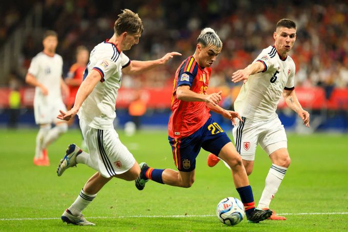České „tiki-taka“: respekt od Španělska, nováčci zvládají náročnou cestu České „tiki-taka“: respekt od Španělska, nováčci zvládají náročnou cestu