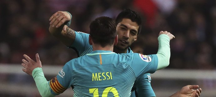 Lionel Messi a Luis Suárez dovedli Barcelonu k výhře v prvním semifinále