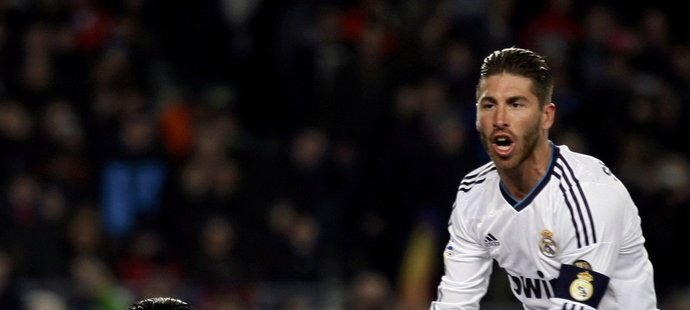 Radost Cristiana Ronalda po proměněné penaltě. Real Madrid vede ve španělském poháru na hřišti Barcelony 1:0