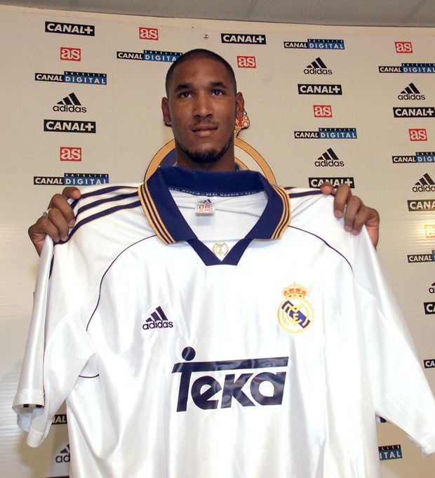 Útočník Nicolas Anelka si prošel hned několik velkých klubů. V Realu mu to ale nevyšlo. Útočník Nicolas Anelka si prošel hned několik velkých klubů. V Realu mu to ale nevyšlo.