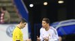 Cristiano Ronaldo se diví. V odvetném pohárovém utkání s Atlétikem Madrid dostal žlutou kartu