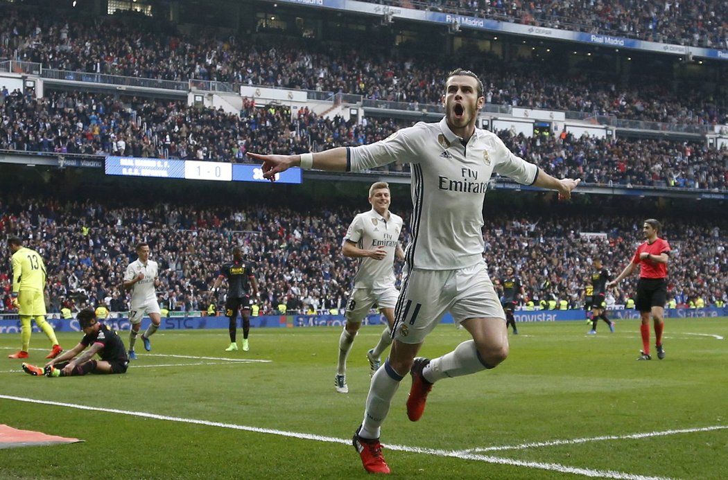 Gareth Bale oslavuje svůj návrat po zranění. Proti Espanyolu nastoupil jako střídající hráč a hned vstřelil gól
