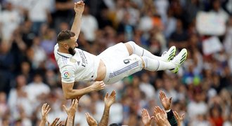 Benzema se loučil gólem z penalty. Záchrana pěti klubů, padá Valladolid