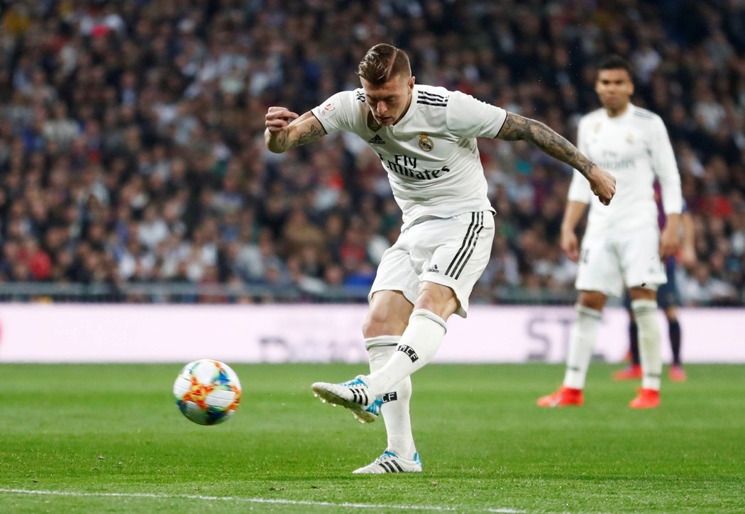 Toni Kroos schytal kritiku od trenéra dorostu Álvara Benita