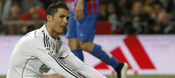 Otrávený Cristiano Ronaldo po jedné ze svých neproměněných šancích v zápase s Levante