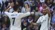 Radost hráčů Realu Madrid ze vstřelené branky v utkání s Alavesem