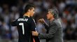 Cristiano Ronaldo trenéra Josého Mourinha v Realu Madrid respektuje. Stejnou úctu zachovává i manažeru Alexi Fergusonovi, jenž jej vedl v Manchesteru United
