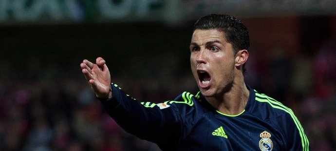 Cristiano Ronaldo se v dresu Realu zapsal opět mezi střelce, tentokrát ale nasměroval míč do vlastní branky