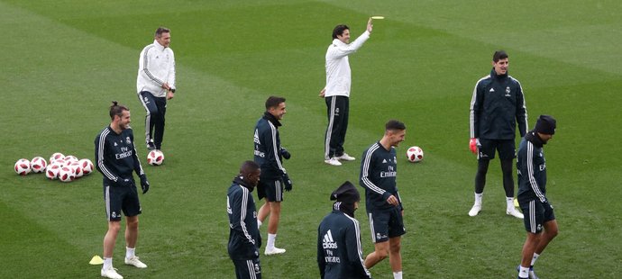 Fotbalisté Realu Madrid na prvním tréninku pod vedením Santiaga Soalriho