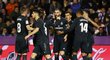 Fotbalisté Realu Madrid se radují z gólu na půdě Valladolidu