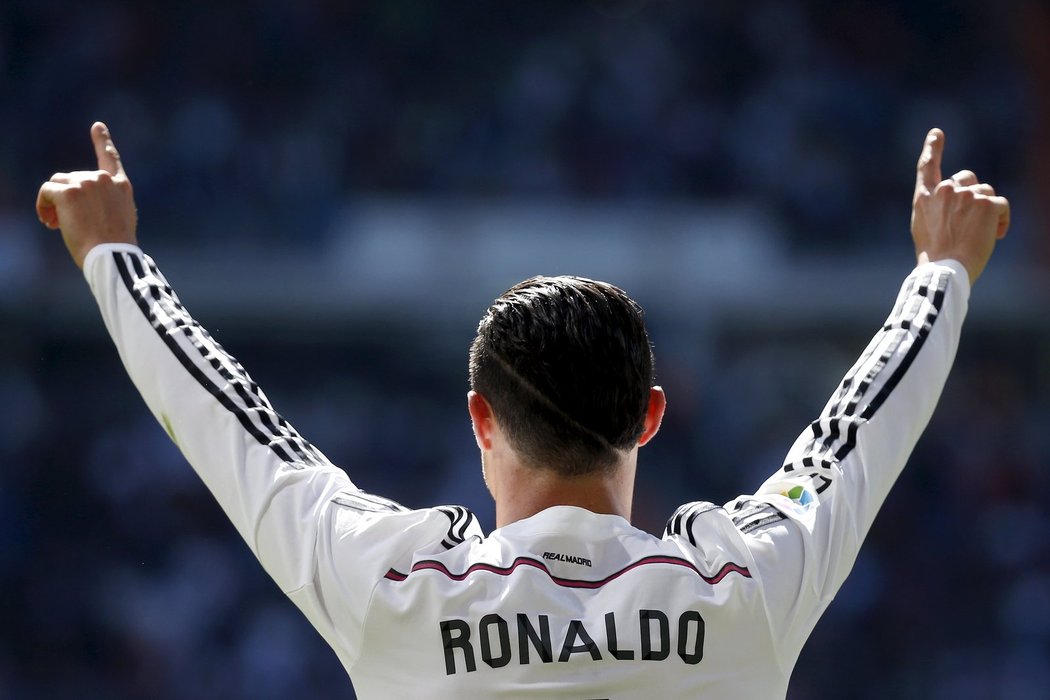 Cristiano Ronaldo se raduje ze vstřelené branky do sítě Granady