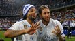 Obránci Realu Madrid Marcelo s Ramosem slaví titul ve španělské lize