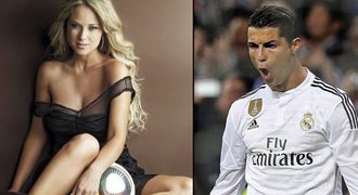 Ronaldo už není VOLNÝ! Místo sexy modelky má sexy reportérku